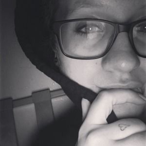 Meet your Posher, Alexis